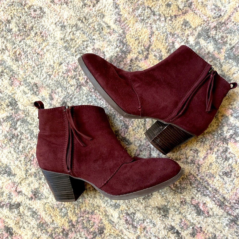 Old Navy Maroon Block Heel Bootie